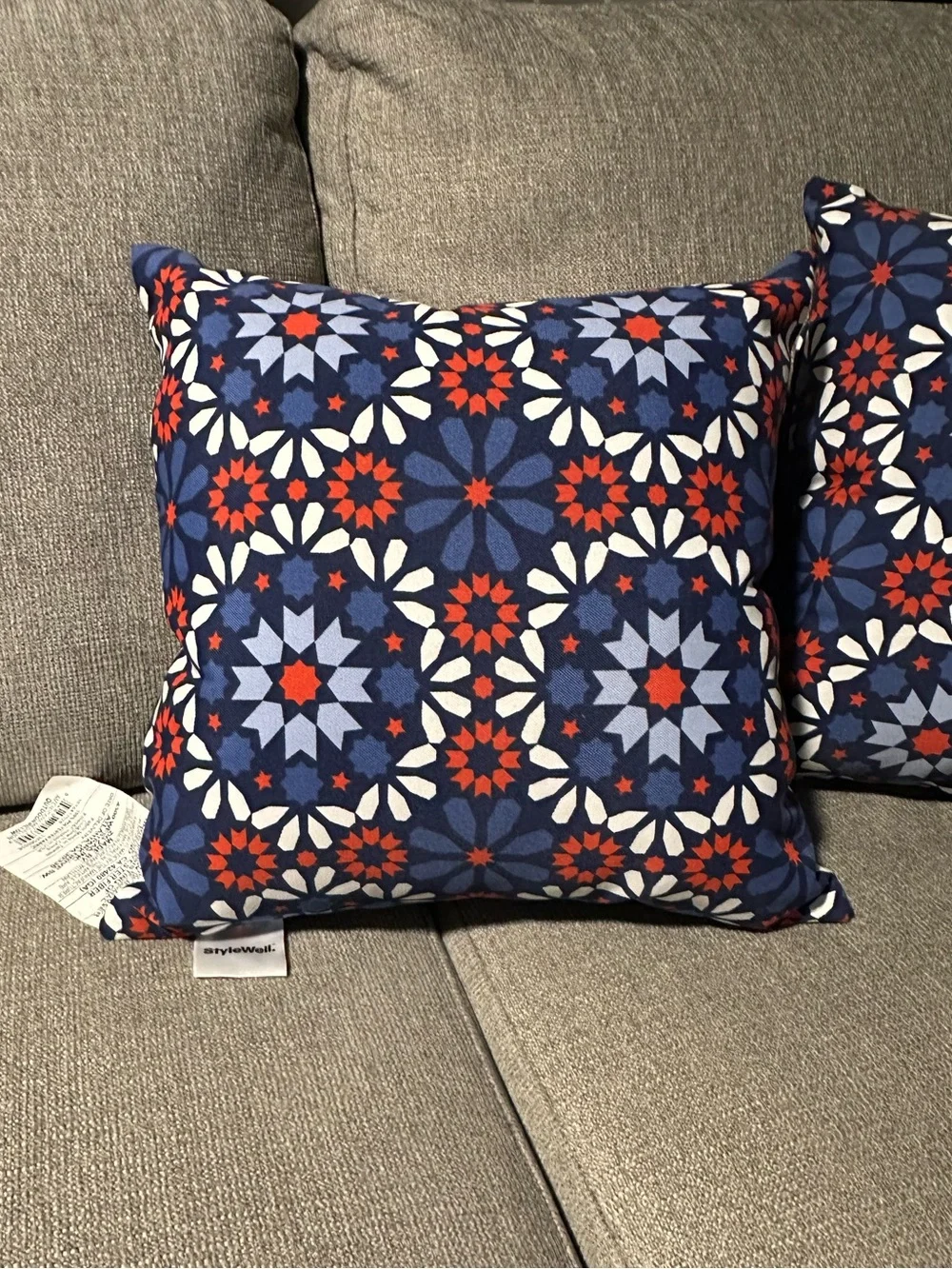 STYLEWE Blue, Red & White Floral Medallion Accent Pillow Set